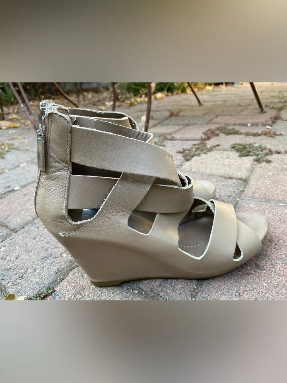 Dolce Vita -  Taupe leather Wedge Sandals - Strappy Open Toe